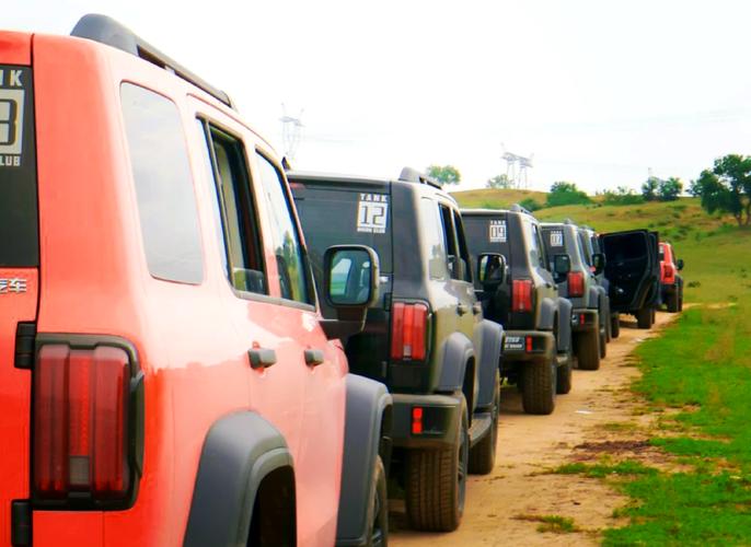 天水租车公司组建坦克车队开启无人区探险之旅