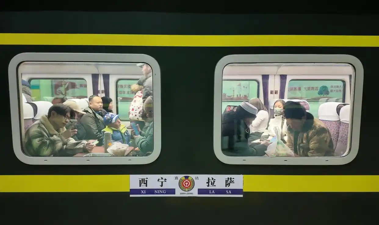 「幸福天路新春行」多图记录｜进藏列车上的难忘时刻