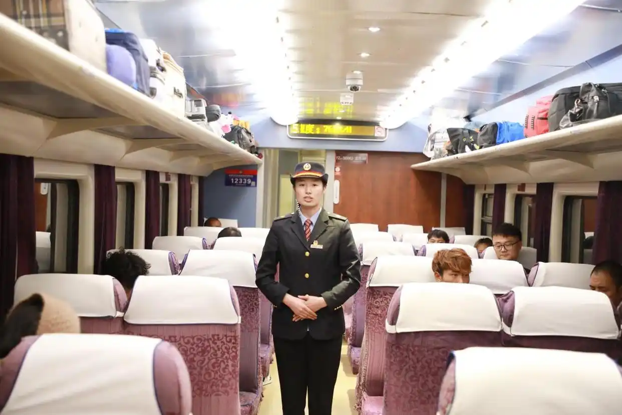 「幸福天路新春行」多图记录｜进藏列车上的难忘时刻