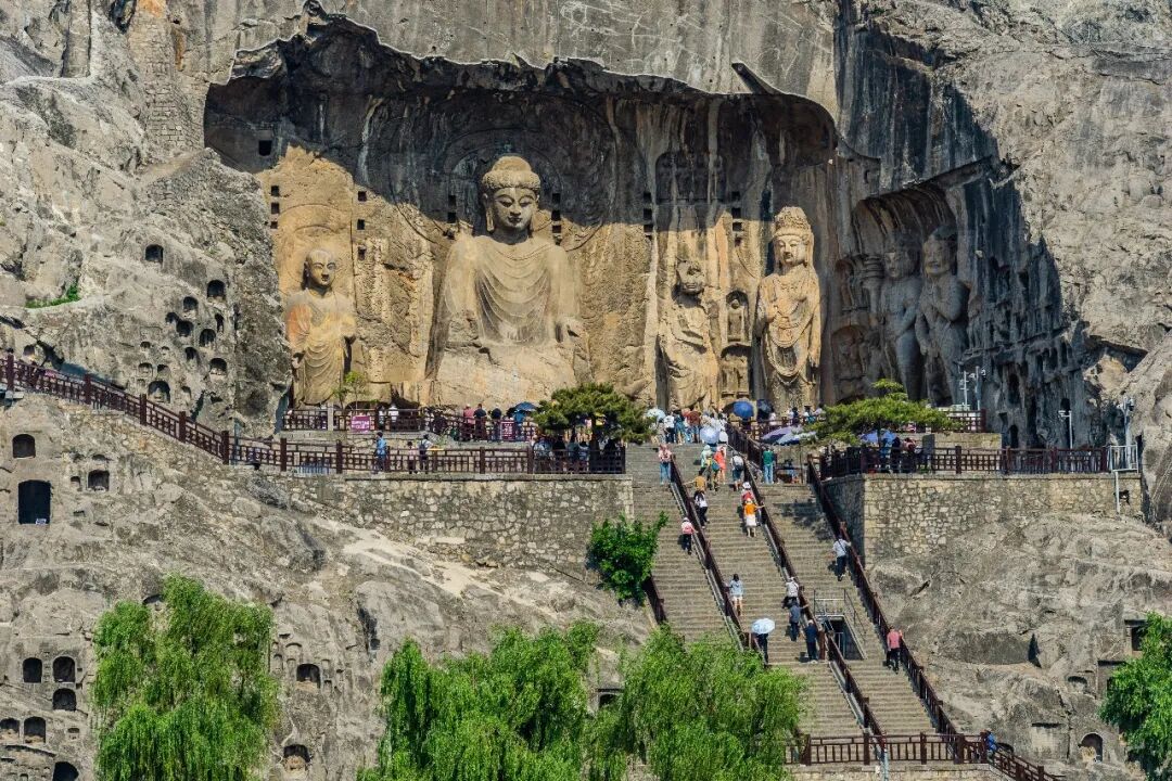 一眼千年！洛阳龙门石窟，刻在崖壁上的盛唐史诗，此生必打卡！