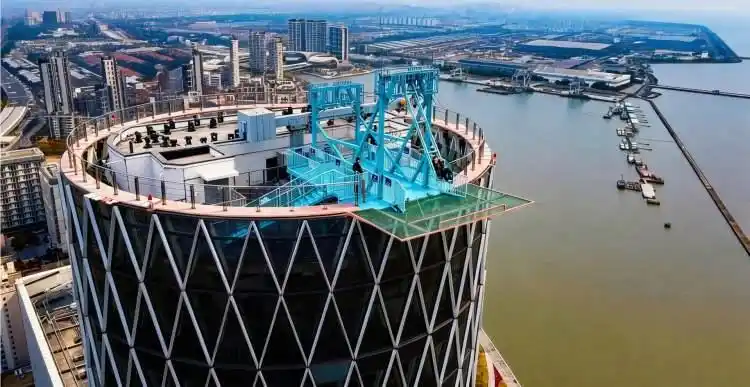 这周末，去哪玩｜云霄秋千挑战心跳极限、生煎“鼻祖”唤醒老上海记忆、遛娃“顶流”焕新回归……