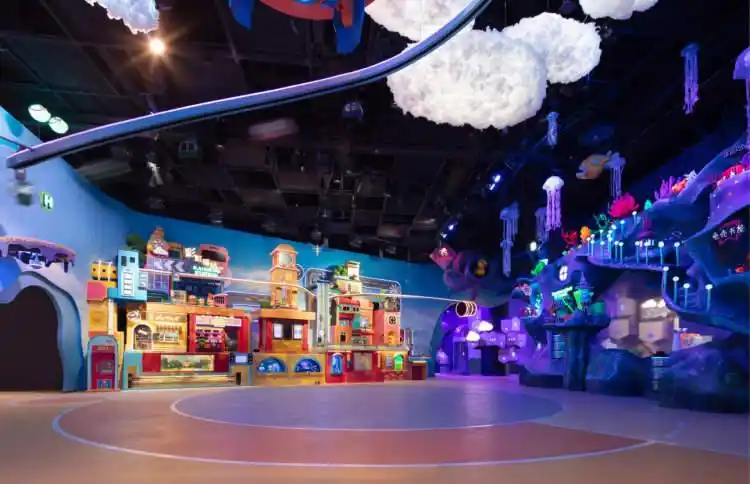 这周末，去哪玩｜云霄秋千挑战心跳极限、生煎“鼻祖”唤醒老上海记忆、遛娃“顶流”焕新回归……