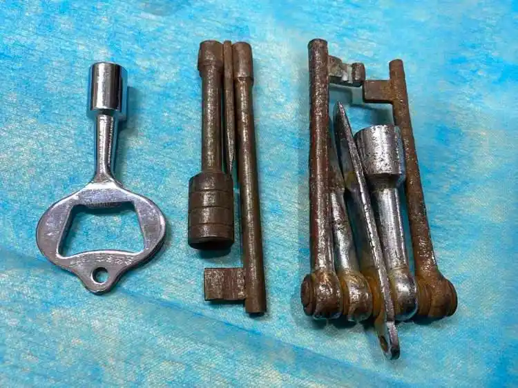 这周末，去哪玩｜云霄秋千挑战心跳极限、生煎“鼻祖”唤醒老上海记忆、遛娃“顶流”焕新回归……