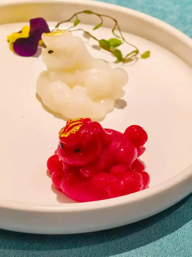 这周末，去哪玩｜云霄秋千挑战心跳极限、生煎“鼻祖”唤醒老上海记忆、遛娃“顶流”焕新回归……