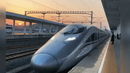 广东城际上线41组动车组 动态调整运力保障春运出行