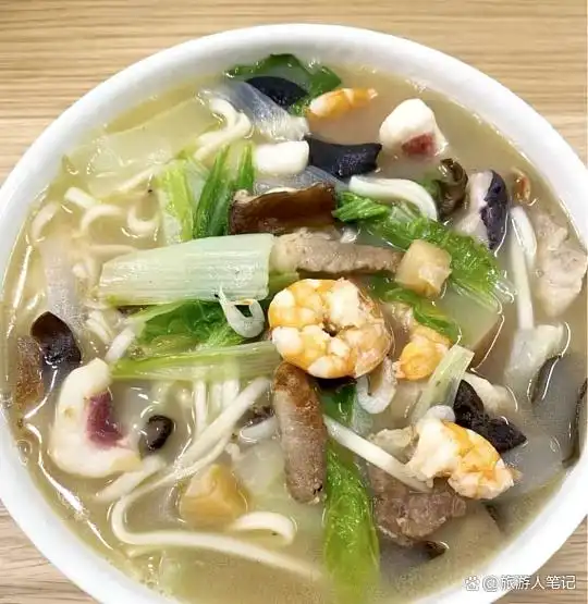 十大小吃里的青岛密码，走在青岛的街角巷尾，味蕾上的惊喜总比风景来得更直接