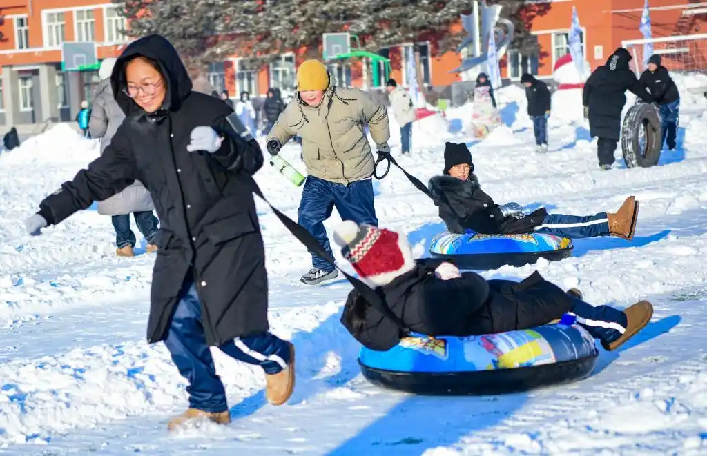 当大草原变身大雪原——看“热雪”燃动呼伦贝尔
