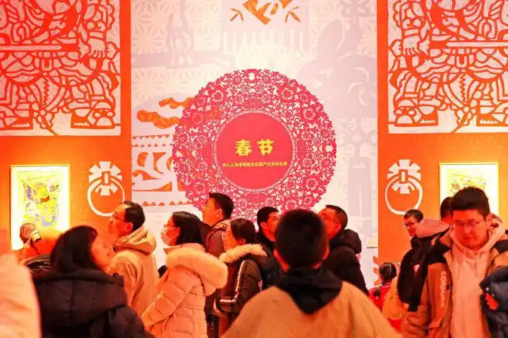 春节假期旅游:南北方寻年味 入出境双向热