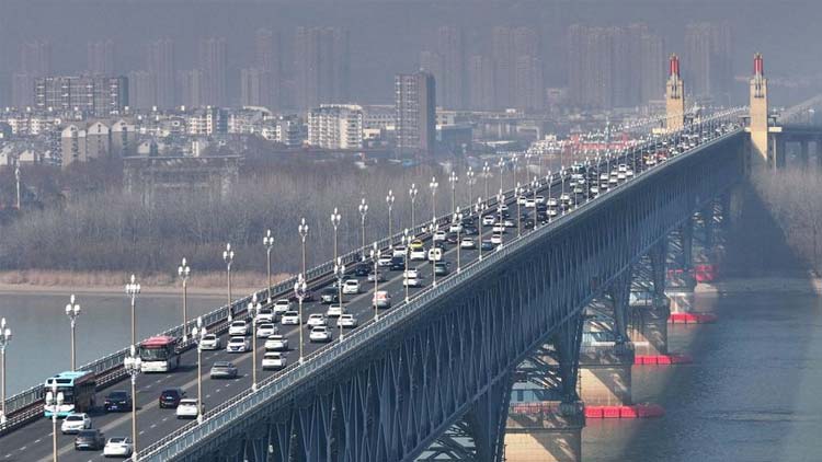 长沙火车站首开春运夜间高铁，输送益阳、常德、张家界西方向夜间客流