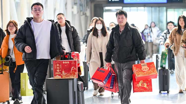 长沙火车站首开春运夜间高铁，输送益阳、常德、张家界西方向夜间客流