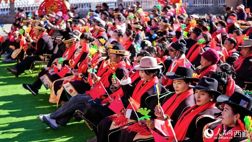 西藏林芝：边境村响起新春欢歌