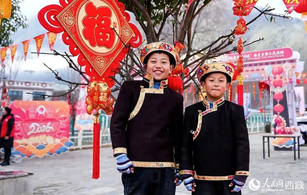 西藏林芝：边境村响起新春欢歌