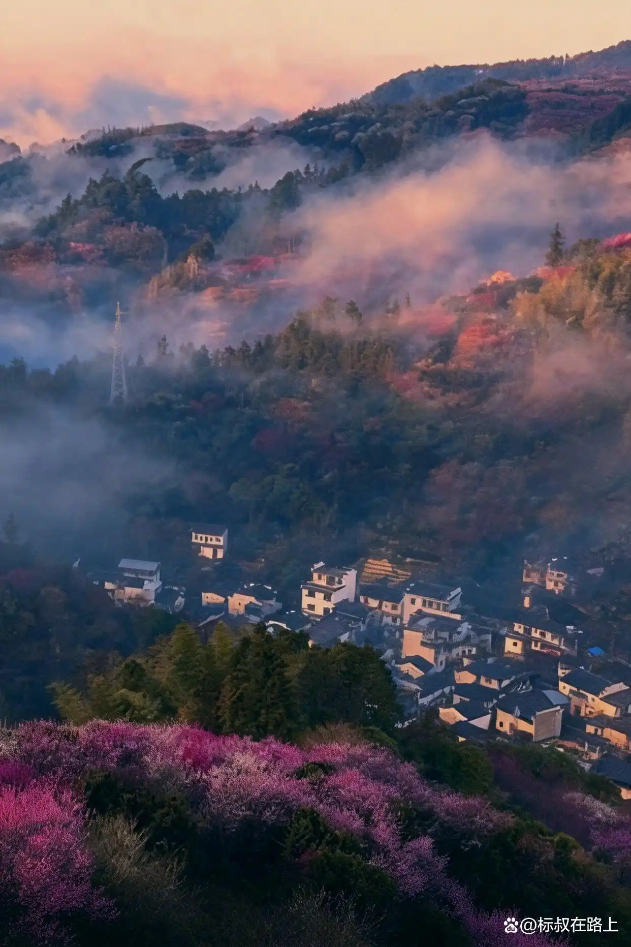 接下来的徽州,美成了陶渊明笔下《桃花源记》的鲜活画卷!