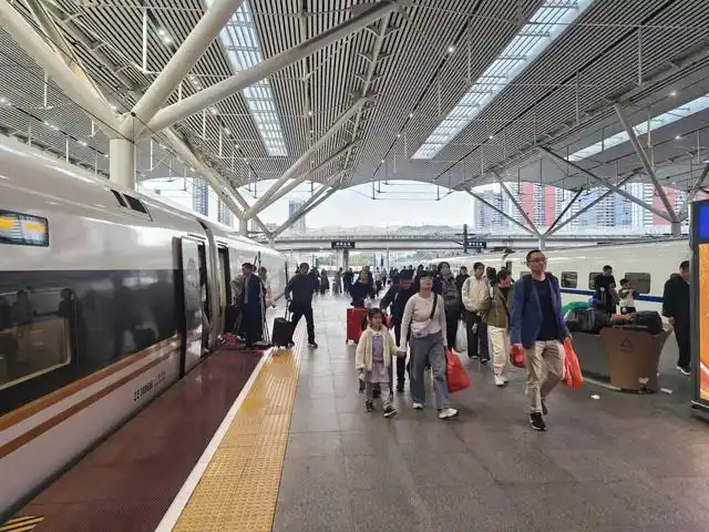 “来深过大年”热气腾腾!深圳酒店预订量跻身全国前三,吃喝玩乐性价超高