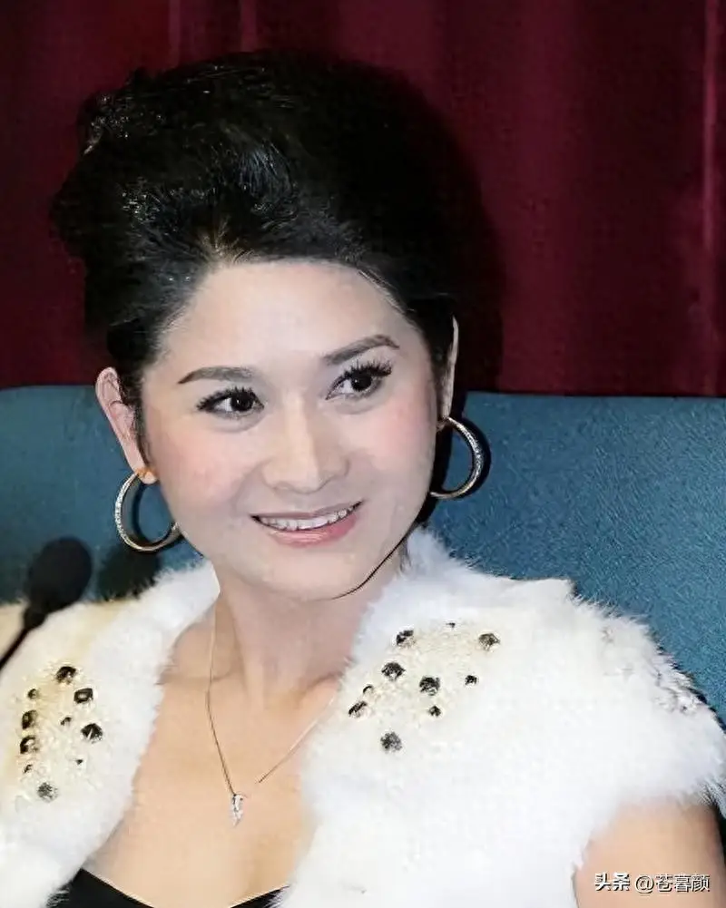 陪睡陪玩只是冰山一角，明星爆出的娱乐圈内幕，是一个比一个荒唐