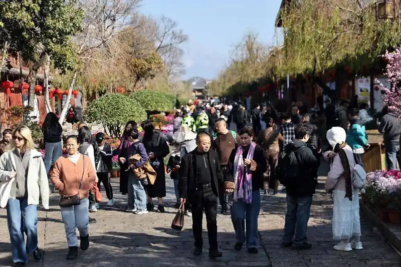 丽江古城马年新春喜迎“开门红” 单日接待游客量创历史新高