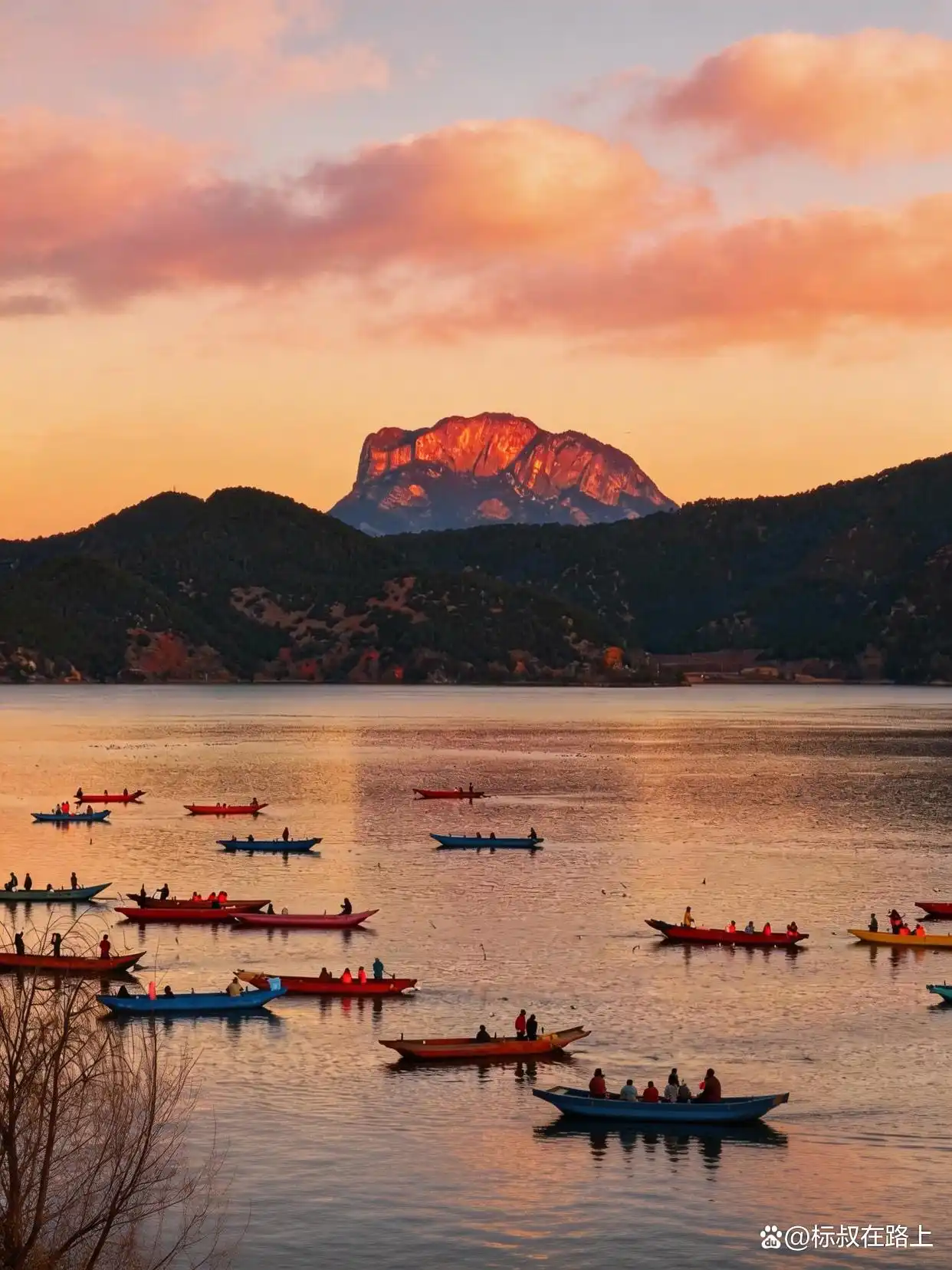 晨雾和海鸥，终于等到了仙境一样的泸沽湖！