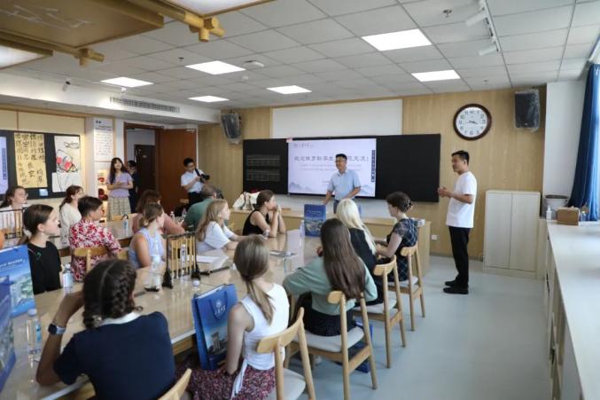 爱上威海！俄罗斯游客云集高新区