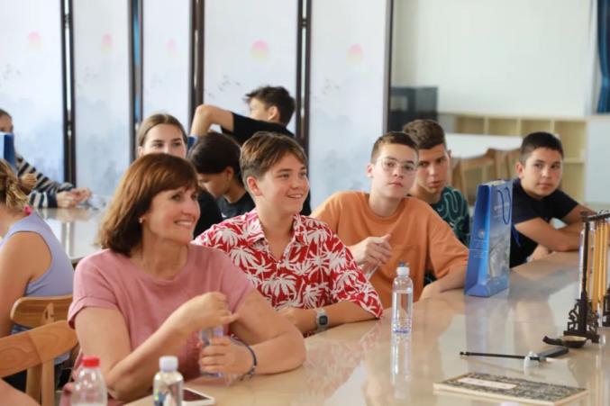 爱上威海！俄罗斯游客云集高新区