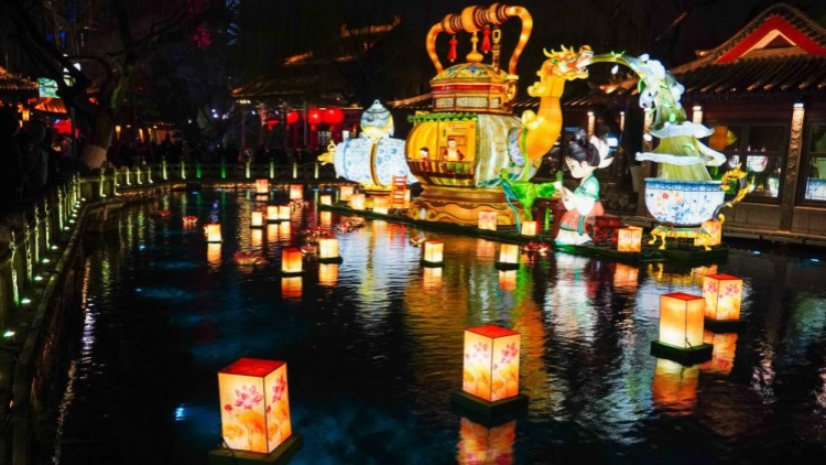 广州多个客运站开售春运汽车票