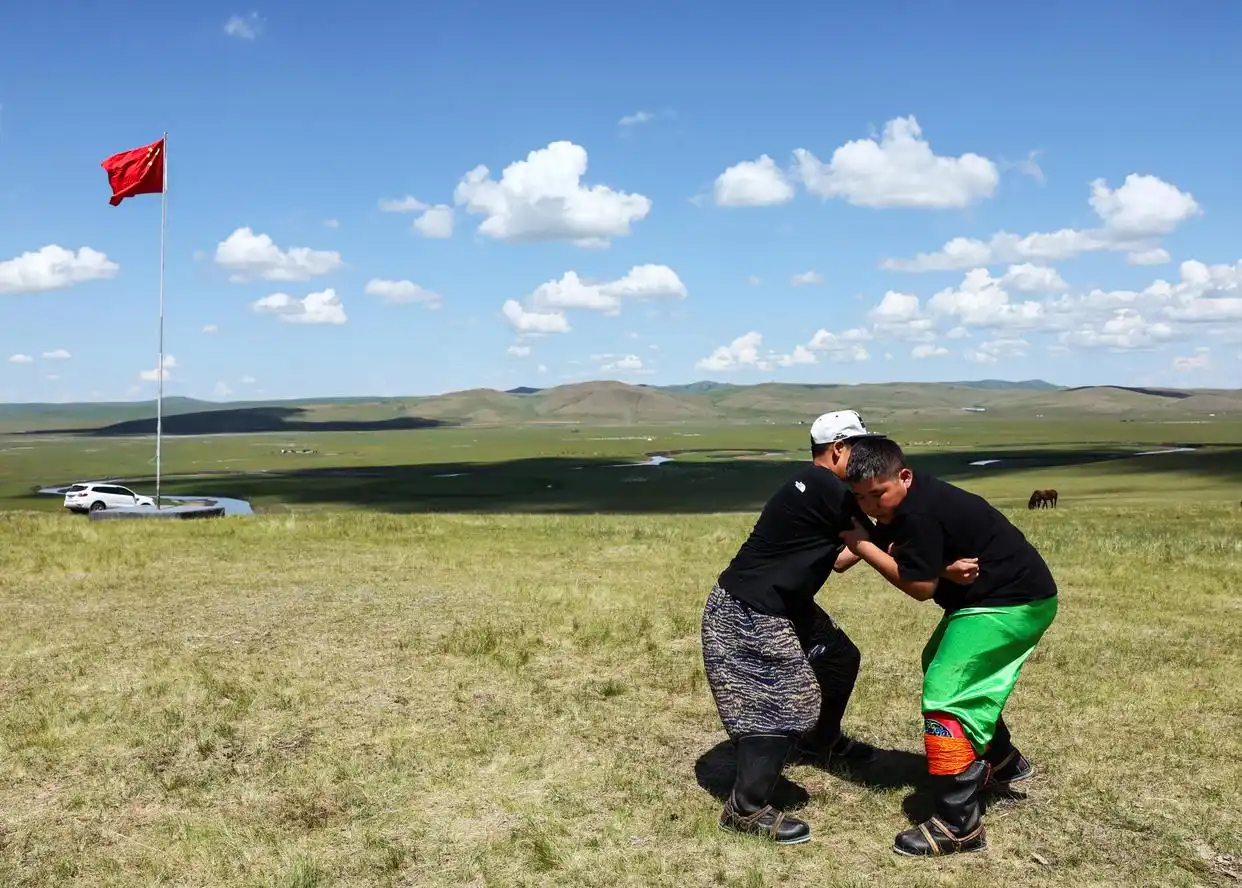 第二届内蒙古呼伦贝尔大草原文化旅游节开幕