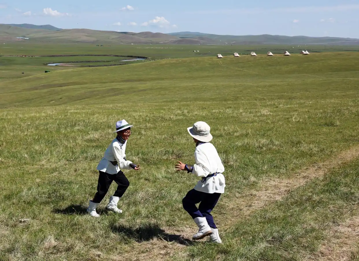 第二届内蒙古呼伦贝尔大草原文化旅游节开幕