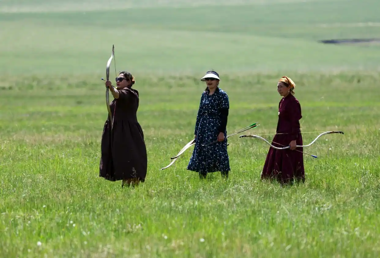 第二届内蒙古呼伦贝尔大草原文化旅游节开幕