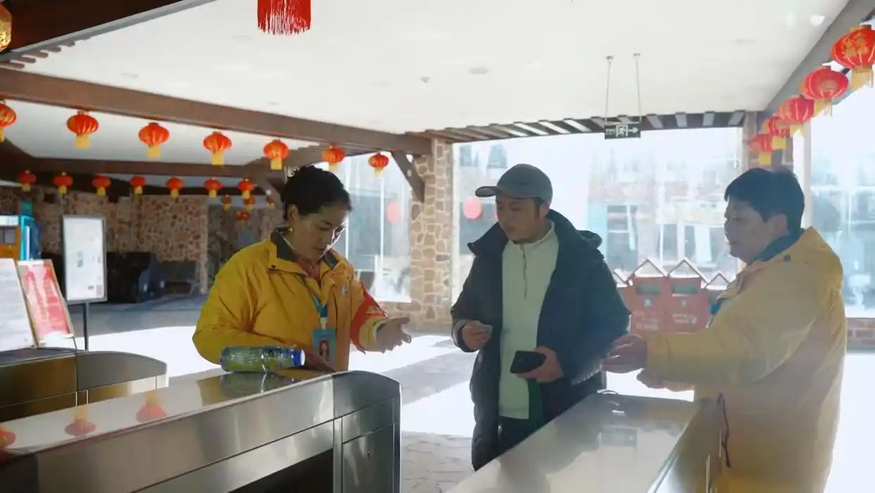 第一批“终身制”游客已到达！甘孜迎来终身门票核销首日