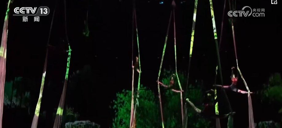 热门景区“挤”满外国游客 小众乡村、高科技景点成“打卡”新选项