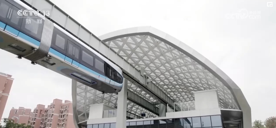 热门景区“挤”满外国游客 小众乡村、高科技景点成“打卡”新选项