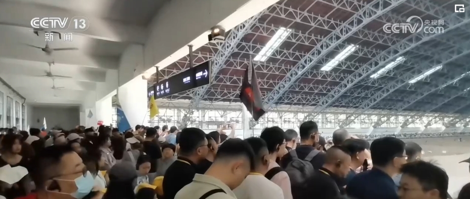 热门景区“挤”满外国游客 小众乡村、高科技景点成“打卡”新选项