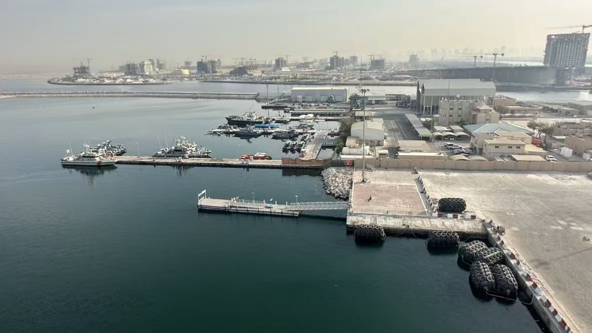 六艘豪华邮轮被困中东港口：国人以中老年人团体游客为主，整体情绪稳定