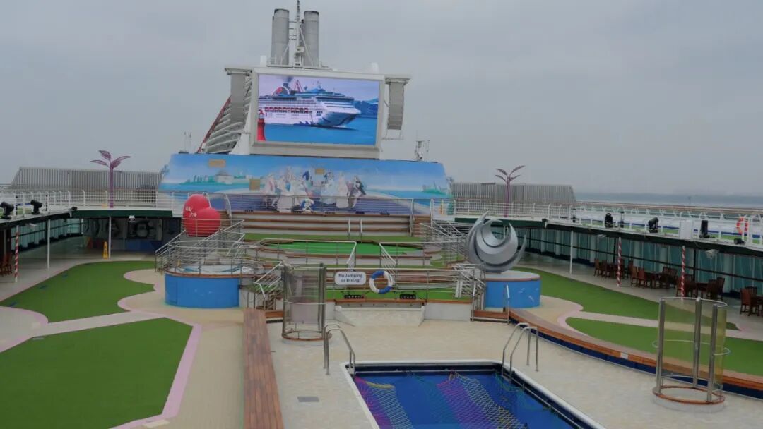 “梦想”号邮轮首次靠泊上海吴淞口国际邮轮港，开启上海运营新篇章！