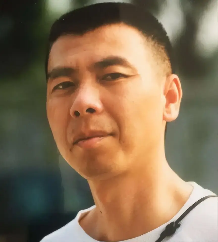 陪玩陪睡不算啥！离婚传闻后，冯小刚贴脸养女，暴露小圈子的恶俗