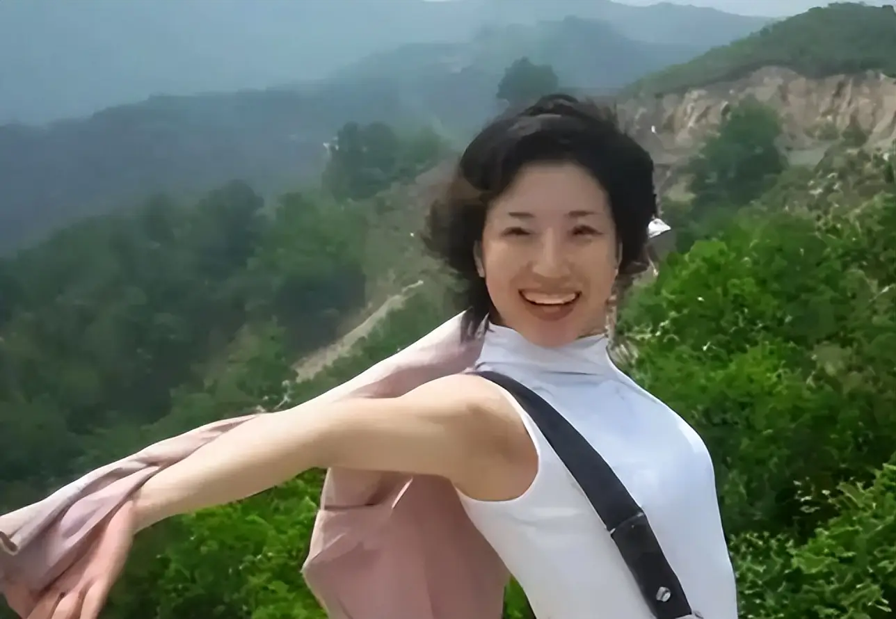 陪玩陪睡不算啥！离婚传闻后，冯小刚贴脸养女，暴露小圈子的恶俗