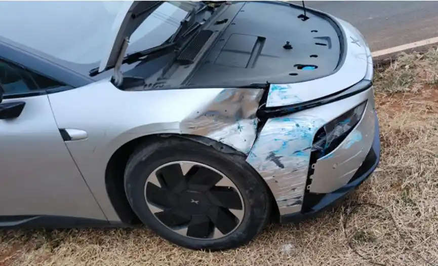 消费者加购神州租车“尊享服务”，出事故后花呗被扣2733元，还要自己追债？