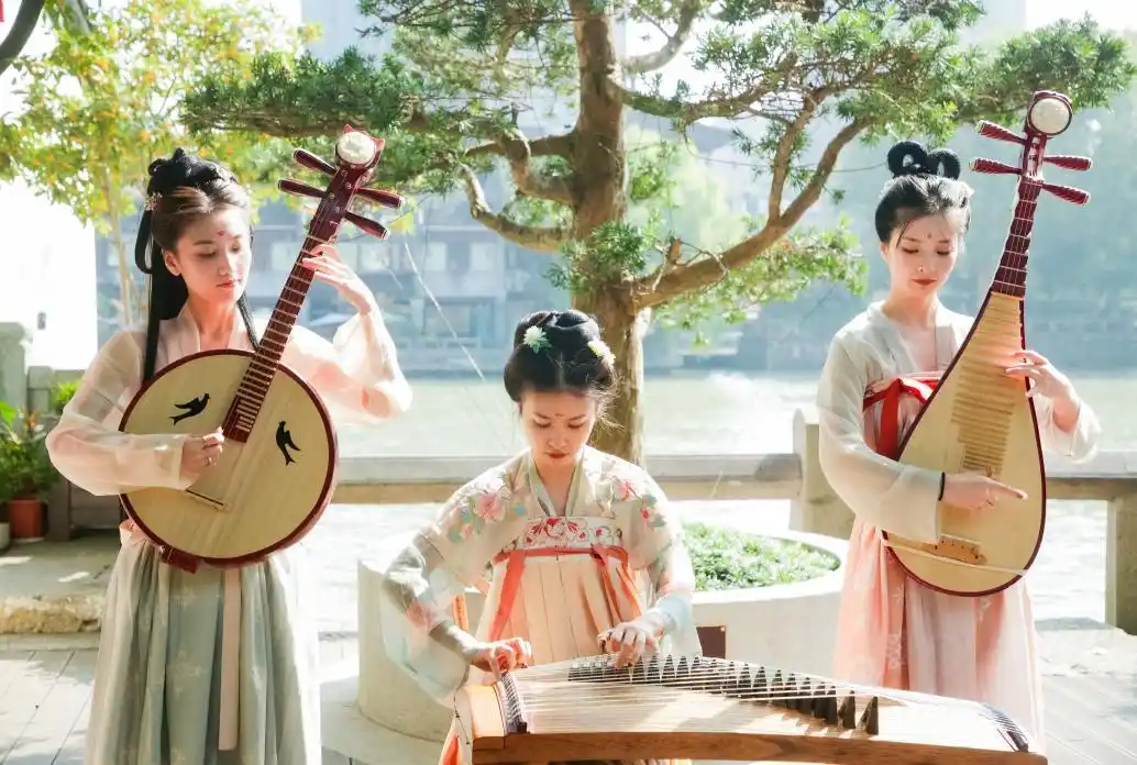 99元不限次畅玩！清明假，富华游乐园“花花世界”等你来撒欢