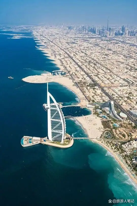 卡塔尔和迪拜到底谁更有钱?一场波斯湾畔的“神仙打架”,看看谁才是波斯湾真正的“钞能力者”