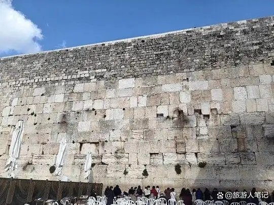 耶路撒冷的哭墙，一面墙，哭了三千年，懂你站在它面前的时候，心里为什么也会莫名地发紧