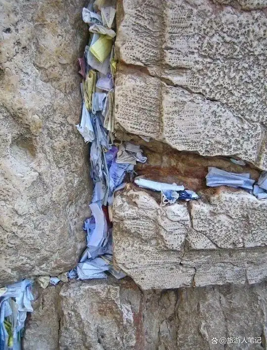 耶路撒冷的哭墙，一面墙，哭了三千年，懂你站在它面前的时候，心里为什么也会莫名地发紧