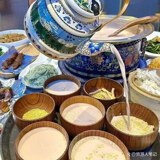 呼和浩特真正的地道，就藏在那十样你非尝不可的小吃里，吃一口，就能懂这座城