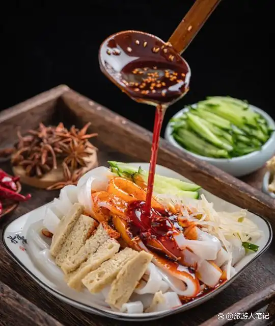 呼和浩特真正的地道，就藏在那十样你非尝不可的小吃里，吃一口，就能懂这座城