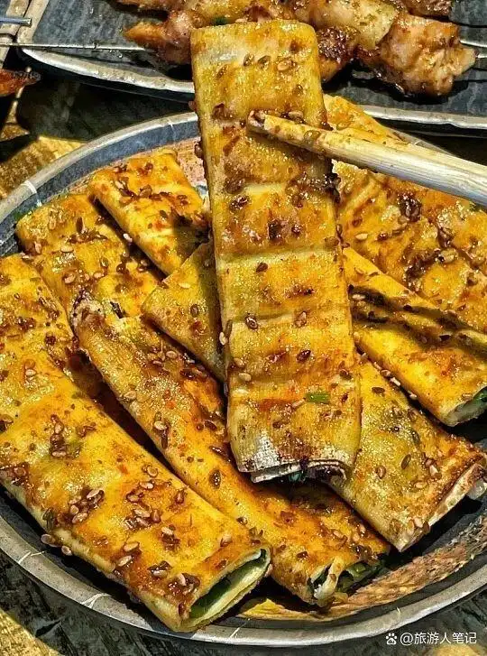 呼和浩特真正的地道，就藏在那十样你非尝不可的小吃里，吃一口，就能懂这座城