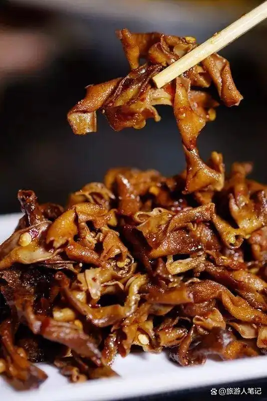 菲律宾8大街头小吃，敢吃到第3种算你牛！在这个国家，最真实的不在五星酒店，而在冒着烟的塑料小推车边