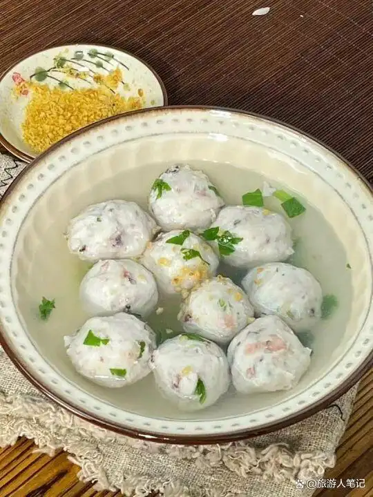 菲律宾8大街头小吃，敢吃到第3种算你牛！在这个国家，最真实的不在五星酒店，而在冒着烟的塑料小推车边