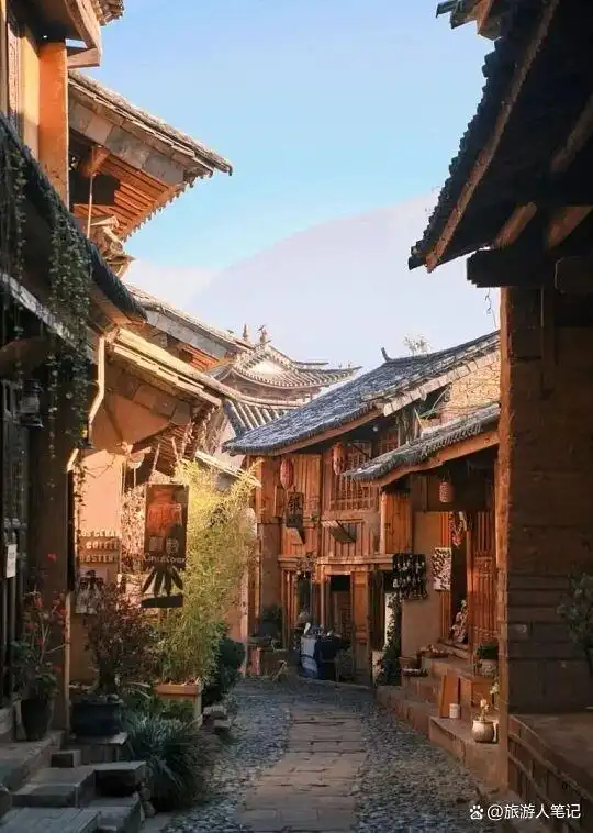 云南车牌为什么是“云”不是“滇”?这个冷知识,90%的本地人都不知道,真相出乎意料!