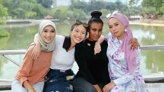 马来西亚人的脸,为什么和中国人长得不像?它的底色是古南方人的迁徙,上层是华人和印度人的定居,边缘是殖民者的烙印
