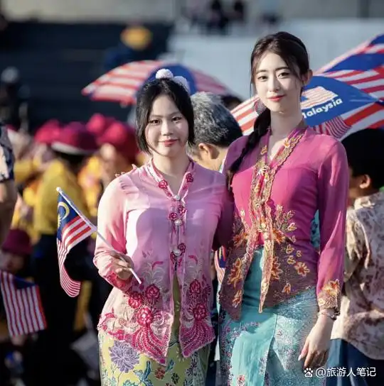 马来西亚人的脸,为什么和中国人长得不像?它的底色是古南方人的迁徙,上层是华人和印度人的定居,边缘是殖民者的烙印