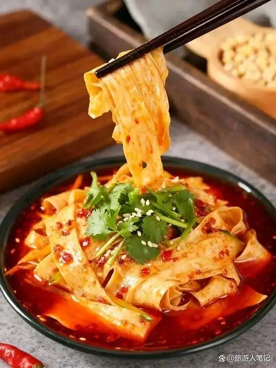 武汉的十种小吃味道,一部江湖,每一种食物背后,都站着这座城市百年来风风火火的魂
