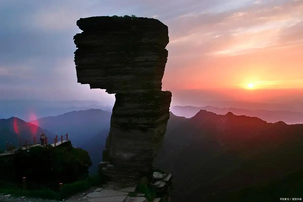 梵净山：白天爬得腿发抖，夜晚吃得嘴发软